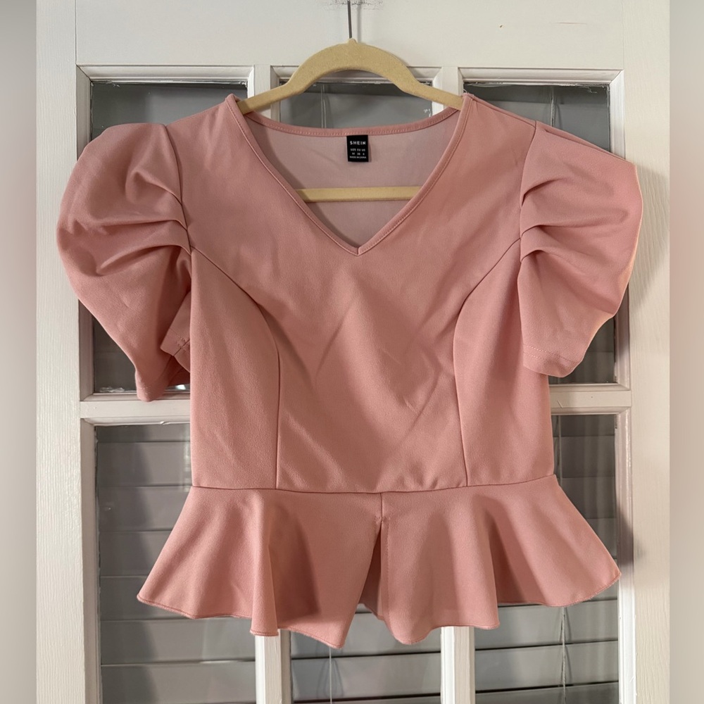 SHEIN Women’s‎ M V-Neck Pink Puff Short Sleeve Peplum Blouse | SKU 0295